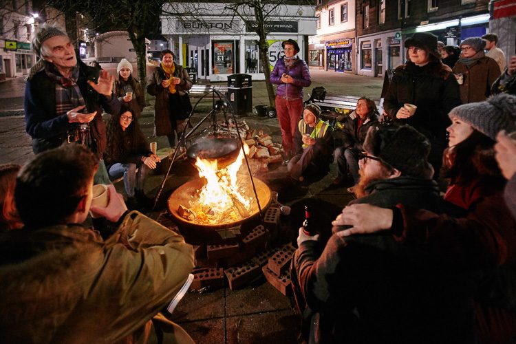 The Magic of an Urban Campfire – Storytelling at the Stove