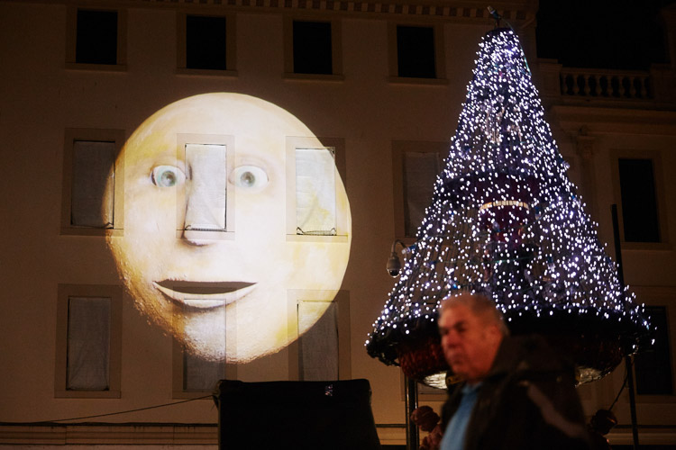 Hannah Fox and Jason Threlfall's Our Moon video projection for D-LUX Festival of Light